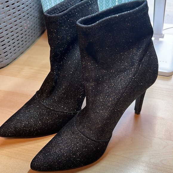 BRASH Spicy Etain Pointed Ankle Booties Silver/Black Size 8.5 - Picture 7 of 7